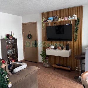 Apto Mobiliado com 58m², 2 dormitórios, 1 vaga, no bairro Desvio Rizzo em Caxias do Sul para Alugar