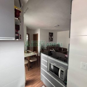 Apto Mobiliado com 58m², 2 dormitórios, 1 vaga, no bairro Desvio Rizzo em Caxias do Sul para Alugar