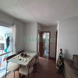 Apto Mobiliado com 58m², 2 dormitórios, 1 vaga, no bairro Desvio Rizzo em Caxias do Sul para Alugar