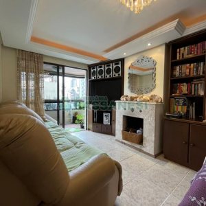 Apartamento com 81m², 2 dormitórios, 2 vagas, no bairro Panazzolo em Caxias do Sul para Comprar