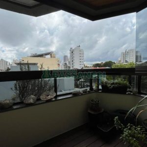 Apartamento com 81m², 2 dormitórios, 2 vagas, no bairro Panazzolo em Caxias do Sul para Comprar