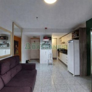 Apto Mobiliado com 51m², 2 dormitórios, 1 vaga, no bairro Vila Horn em Caxias do Sul para Alugar