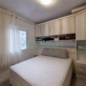 Apto Mobiliado com 51m², 2 dormitórios, 1 vaga, no bairro Vila Horn em Caxias do Sul para Alugar
