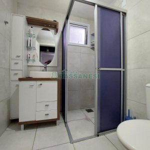 Apto Mobiliado com 51m², 2 dormitórios, 1 vaga, no bairro Vila Horn em Caxias do Sul para Alugar