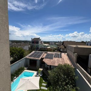 Casa com 264m², 3 dormitórios, 2 vagas, no bairro Vinhedos em Caxias do Sul para Comprar