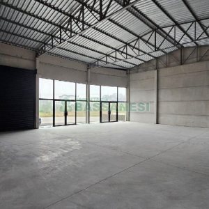 Pavilhão com 243m², no bairro Ana Rech em Caxias do Sul para Alugar