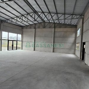 Pavilhão com 243m², no bairro Ana Rech em Caxias do Sul para Alugar