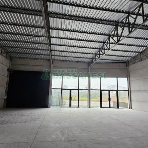 Pavilhão com 243m², no bairro Ana Rech em Caxias do Sul para Alugar