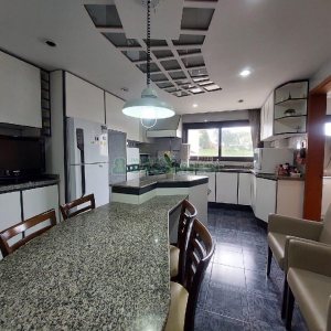 Apto Mobiliado com 177m², 3 dormitórios, 2 vagas, no bairro Rio Branco em Caxias do Sul para Alugar