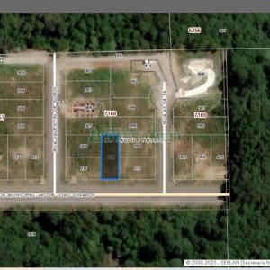 Terreno, no bairro Industrial em Caxias do Sul para Comprar