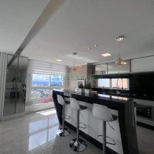 Apto Mobiliado com 111m², 3 dormitórios, 2 vagas, no bairro Cristo Redentor em Caxias do Sul para Alugar