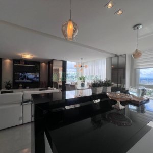 Apto Mobiliado com 111m², 3 dormitórios, 2 vagas, no bairro Cristo Redentor em Caxias do Sul para Alugar