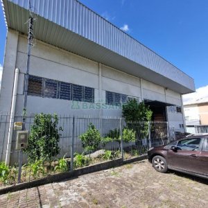 Pavilhão com 576m², no bairro São Luiz em Caxias do Sul para Alugar