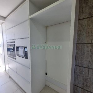 Apto Mobiliado com 84m², 2 dormitórios, 2 vagas, no bairro Panazzolo em Caxias do Sul para Alugar