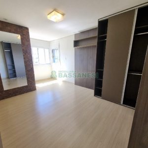 Apto Mobiliado com 84m², 2 dormitórios, 2 vagas, no bairro Panazzolo em Caxias do Sul para Alugar