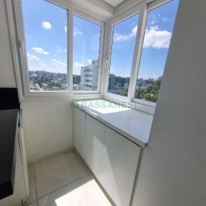Apto Mobiliado com 84m², 2 dormitórios, 2 vagas, no bairro Panazzolo em Caxias do Sul para Alugar