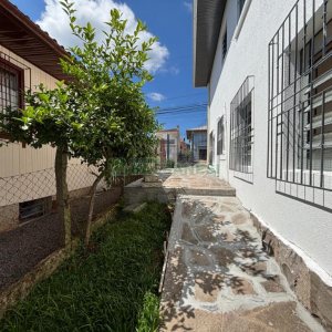 Casa com 52m², 2 dormitórios, no bairro Cruzeiro em Caxias do Sul para Alugar