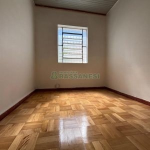 Casa com 52m², 2 dormitórios, no bairro Cruzeiro em Caxias do Sul para Alugar