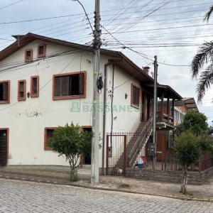 Casa com 120m², 3 dormitórios, 1 vaga, no bairro São José em Caxias do Sul para Alugar