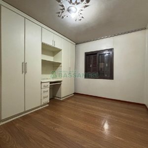 Casa com 120m², 3 dormitórios, 1 vaga, no bairro São José em Caxias do Sul para Alugar