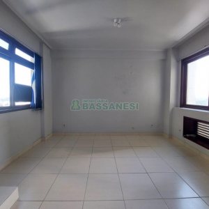 Sala com 32m², no bairro Centro em Caxias do Sul para Alugar