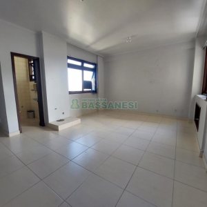 Sala com 32m², no bairro Centro em Caxias do Sul para Alugar