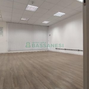 Sala com 516m², no bairro São Pelegrino em Caxias do Sul para Alugar