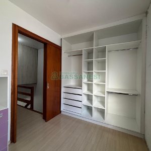 Casa com 110m², 2 dormitórios, 2 vagas, no bairro Ana Rech em Caxias do Sul para Alugar