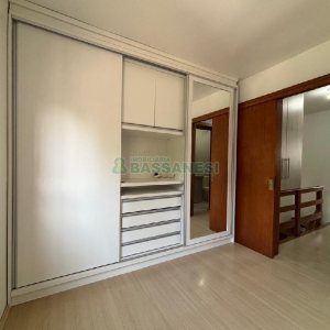 Casa com 110m², 2 dormitórios, 2 vagas, no bairro Ana Rech em Caxias do Sul para Alugar