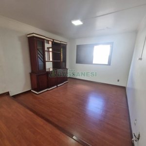 Casa com 230m², 4 dormitórios, 2 vagas, no bairro Colina Sorriso em Caxias do Sul para Alugar