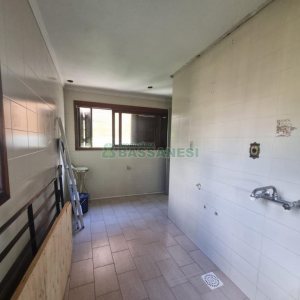 Casa com 230m², 4 dormitórios, 2 vagas, no bairro Colina Sorriso em Caxias do Sul para Alugar