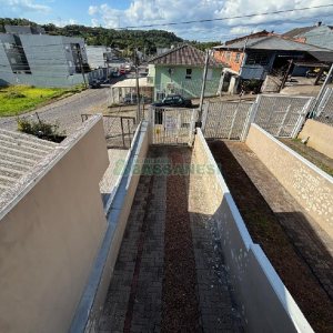 Sobrado com 84m², 2 dormitórios, no bairro Ana Rech em Caxias do Sul para Alugar