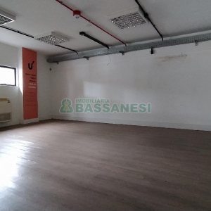 Sala com 399m², no bairro São Pelegrino em Caxias do Sul para Alugar