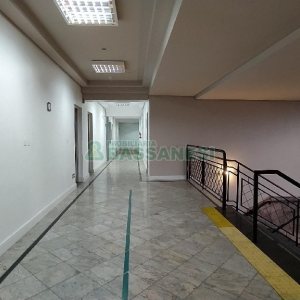 Sala com 399m², no bairro São Pelegrino em Caxias do Sul para Alugar