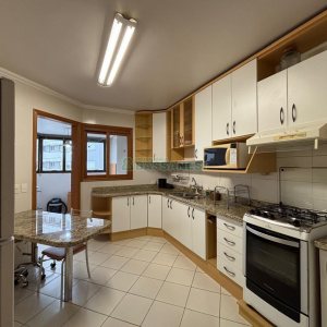 Apto Mobiliado com 115m², 3 dormitórios, 2 vagas, no bairro Jardim América em Caxias do Sul para Alugar