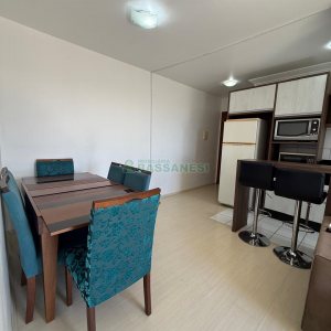 Apto Mobiliado com 67m², 2 dormitórios, 1 vaga, no bairro Parque Oasis em Caxias do Sul para Alugar