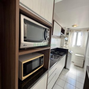 Apto Mobiliado com 67m², 2 dormitórios, 1 vaga, no bairro Parque Oasis em Caxias do Sul para Alugar