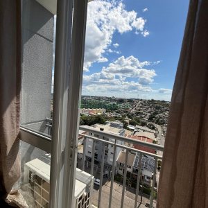 Apto Mobiliado com 67m², 2 dormitórios, 1 vaga, no bairro Parque Oasis em Caxias do Sul para Alugar