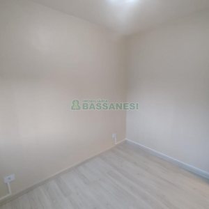 Apartamento com 33m², 1 dormitório, 1 vaga, no bairro São Victor COHAB em Caxias do Sul para Comprar