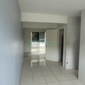 Sobrado com 92m², 2 dormitórios, 1 vaga, no bairro De Zorzi em Caxias do Sul para Comprar