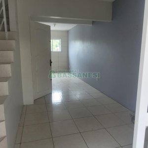 Sobrado com 92m², 2 dormitórios, 1 vaga, no bairro De Zorzi em Caxias do Sul para Comprar