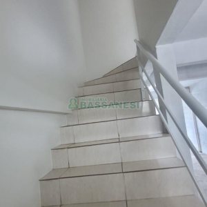 Sobrado com 92m², 2 dormitórios, 1 vaga, no bairro De Zorzi em Caxias do Sul para Comprar