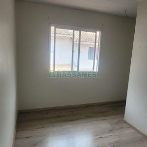 Sobrado com 92m², 2 dormitórios, 1 vaga, no bairro De Zorzi em Caxias do Sul para Comprar