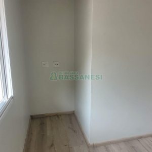 Sobrado com 92m², 2 dormitórios, 1 vaga, no bairro De Zorzi em Caxias do Sul para Comprar