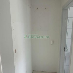 Sobrado com 92m², 2 dormitórios, 1 vaga, no bairro De Zorzi em Caxias do Sul para Comprar