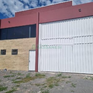 Pavilhão com 425m², no bairro Ana Rech em Caxias do Sul para Alugar