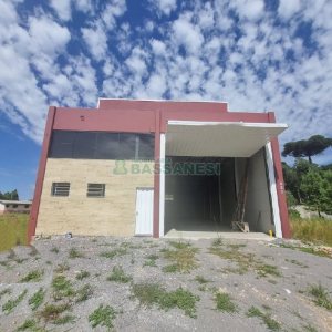 Pavilhão com 425m², no bairro Ana Rech em Caxias do Sul para Alugar