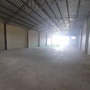 Pavilhão com 425m², no bairro Ana Rech em Caxias do Sul para Alugar