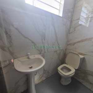 Pavilhão com 425m², no bairro Ana Rech em Caxias do Sul para Alugar