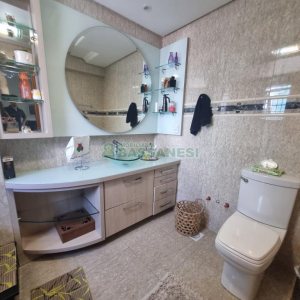 Apartamento com 203m², 3 dormitórios, 3 vagas, no bairro Sagrada Família em Caxias do Sul para Comprar